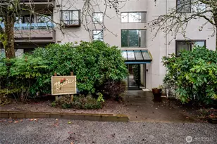 12300 33rd Ave NE, Seattle, WA 98125 - Photo 18