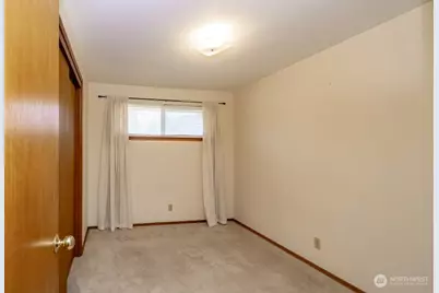 704 4th Street NE, Puyallup, WA 98372 - Photo 10