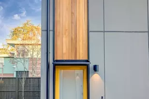 4411 S Holly St, Seattle, WA 98118 - Photo 2