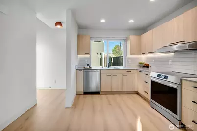 4411 S Holly Street, Seattle, WA 98118 - Photo 8