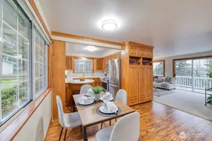 718 E Walnut St, Kent, WA 98030 - Photo 8