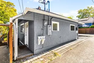 2423 3rd Ave W, Seattle, WA 98119 - Photo 32