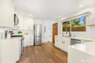 2423 3rd Ave W, Seattle, WA 98119 - Photo 4