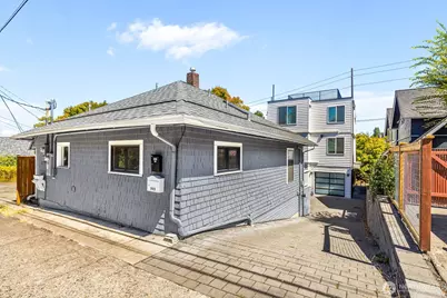 2423 3rd Avenue W, Seattle, WA 98119 - Photo 30