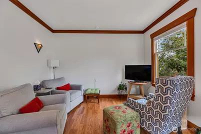 7779 10th Avenue SW, Seattle, WA 98106 - Photo 4