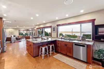 6916 Soundview Drive, Gig Harbor, WA 98335 - Photo 10