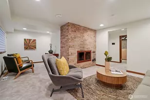 1701 NE 90th St, Seattle, WA 98115 - Photo 10