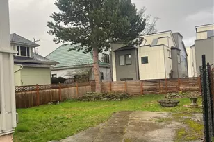 214 23rd Ave, Seattle, WA 98122 - Photo 6