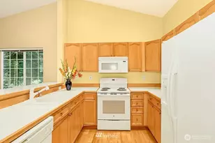 18641 NE 55th Way, Redmond, WA 98052 - Photo 6