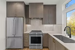 313 17th Ave E, Seattle, WA 98112 - Photo 16