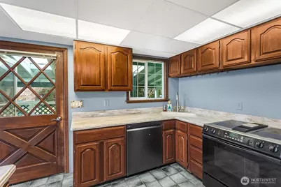 7644 NE Shore Acres Drive, Olympia, WA 98506 - Photo 8