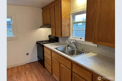 1530 N Lafayette Avenue, Bremerton, WA 98312 - Photo 8