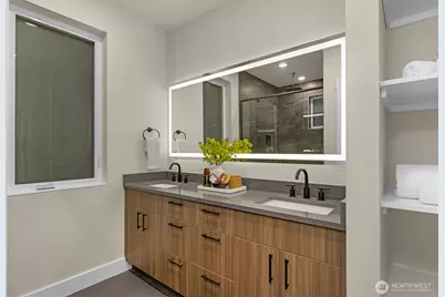 910 15th Avenue, Seattle, WA 98122 - Photo 18