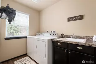 942 Walker Heights Pl, Oak Harbor, WA 98277 - Photo 14