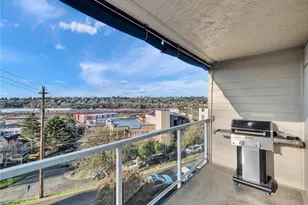 2221 Gilman Dr W, Seattle, WA 98119 - Photo 4