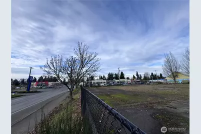 9825 Pacific Avenue S, Tacoma, WA 98444 - Photo 8