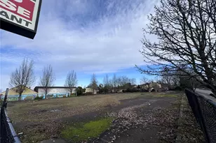 9825 Pacific Ave S, Tacoma, WA 98444 - Photo 1