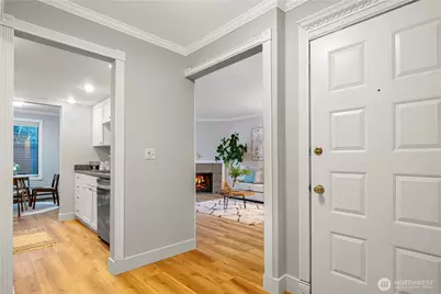 10401 NE 32nd Place #A101, Bellevue, WA 98004 - Photo 16