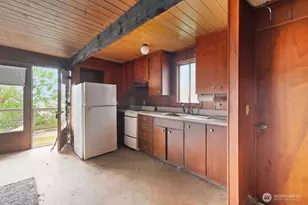 1284 Dines Point Rd, Greenbank, WA 98253 - Photo 6