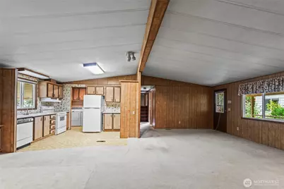 1555 Kimberly Avenue E, Enumclaw, WA 98022 - Photo 8