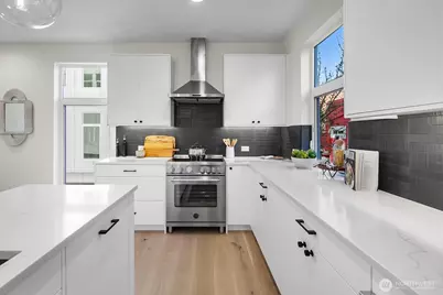 505 11th Avenue E, Seattle, WA 98102 - Photo 10