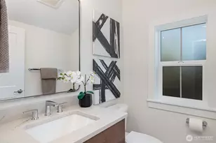 14820 NE 70th Ct, Redmond, WA 98052 - Photo 32