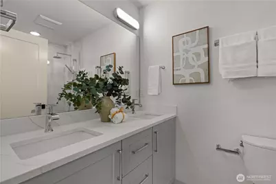 3607 Linden Avenue N, Seattle, WA 98103 - Photo 16