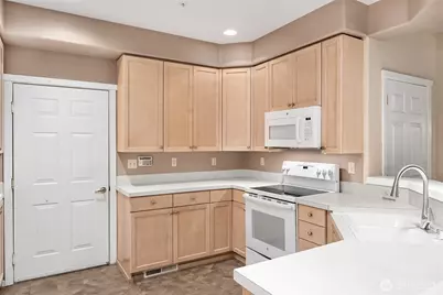 4325 NE 5th Court #C101, Renton, WA 98059 - Photo 8