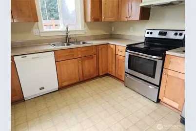 1424 S 88th Street, Tacoma, WA 98444 - Photo 6