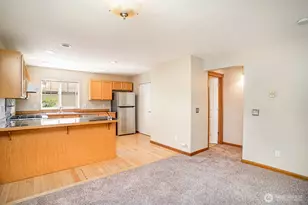 10710 Whitman Ave N, Seattle, WA 98133 - Photo 4