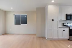 429 Legion Dr, Everett, WA 98201 - Photo 12