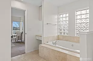 1203 5th Ave N, Seattle, WA 98109 - Photo 18