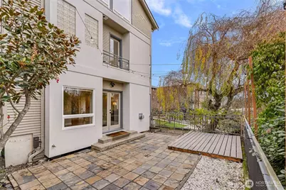 1203 5th Avenue N, Seattle, WA 98109 - Photo 34