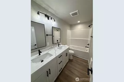 3701 W E Street, Bremerton, WA 98312 - Photo 8