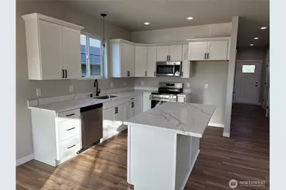 3701 W E Street, Bremerton, WA 98312 - Photo 2