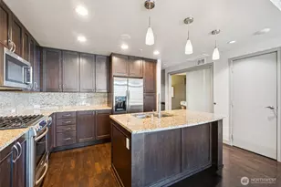 10650 NE 9th Pl, Bellevue, WA 98004 - Photo 12