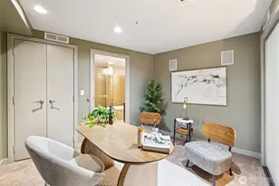 10650 NE 9th Pl, Bellevue, WA 98004 - Photo 14