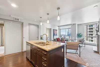 10650 NE 9th Place #1423, Bellevue, WA 98004 - Photo 8