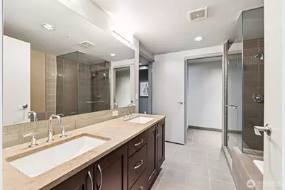 10650 NE 9th Place #1423, Bellevue, WA 98004 - Photo 16