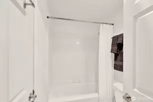 3318 30th Ave SW, Seattle, WA 98126 - Photo 6