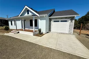716 Reporter Ct, Ocean Shores, WA 98569 - Photo 1