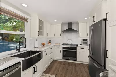 6321 Elizan Drive NW, Olympia, WA 98502 - Photo 8