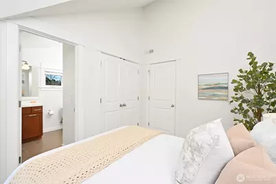 5801 55th Avenue NE #A, Seattle, WA 98105 - Photo 32