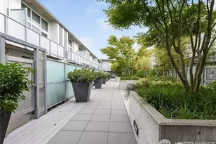 501 Roy St, Seattle, WA 98109 - Photo 10