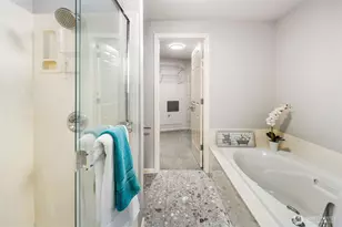 559 McGraw St, Seattle, WA 98109 - Photo 24