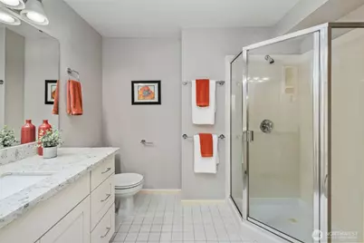 559 McGraw Street #402, Seattle, WA 98109 - Photo 26