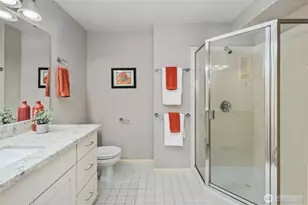 559 McGraw St, Seattle, WA 98109 - Photo 26