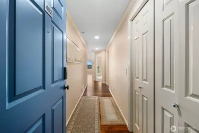 559 McGraw Street #402, Seattle, WA 98109 - Photo 32