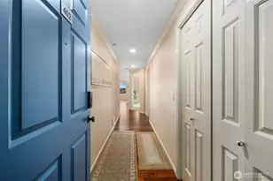 559 McGraw St, Seattle, WA 98109 - Photo 32