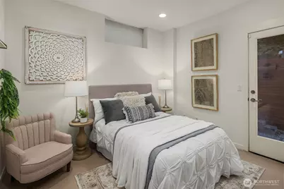 1002 5th Avenue N, Seattle, WA 98109 - Photo 8